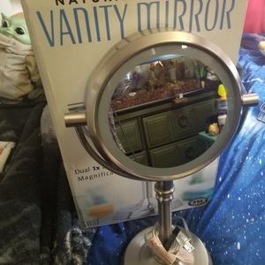 Natural daylight vanity mirror